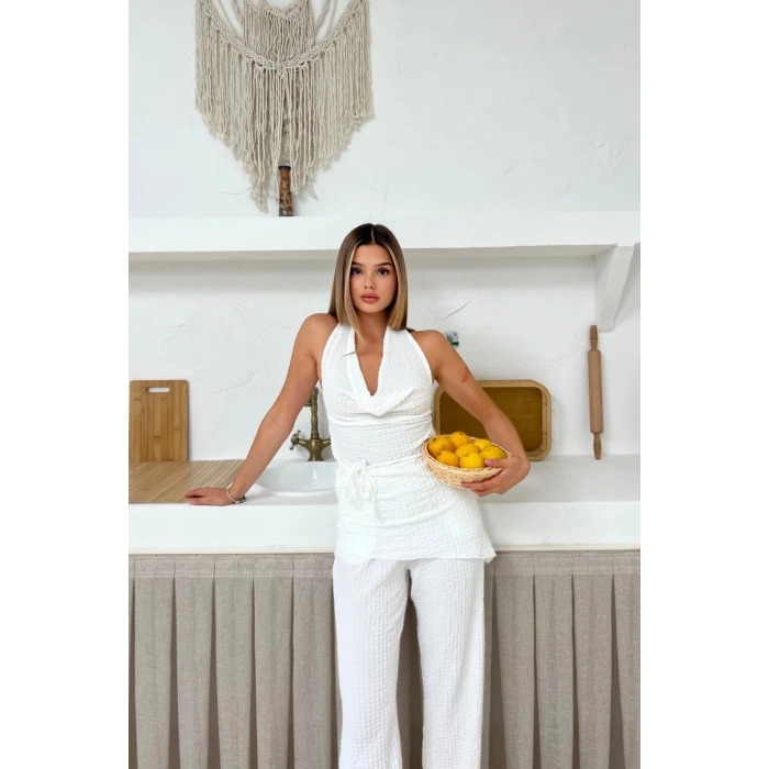 Kadın Beyaz Degaje Yaka Sırt Dekolteli Bluz Pantolon Takım