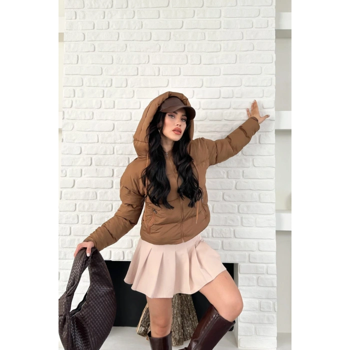 Kadın Kahverengi Kapüşonlu Kısa Şişme Mont