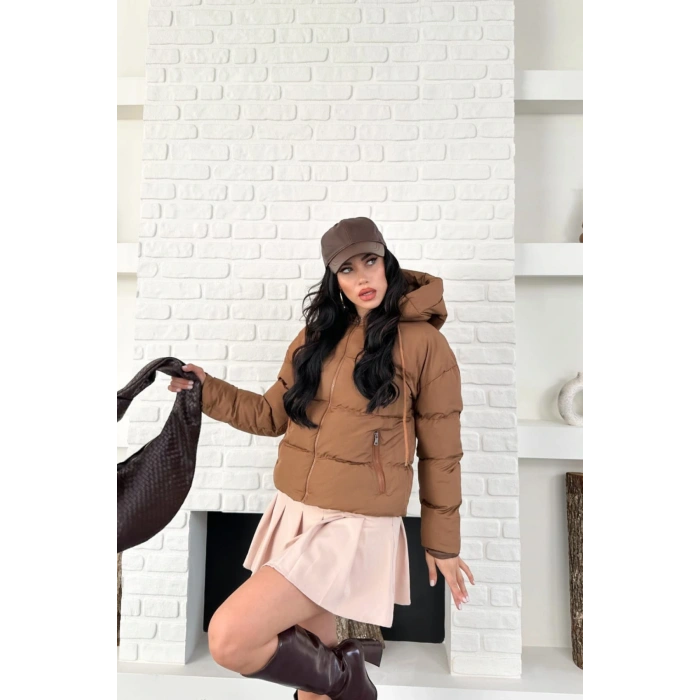 Kadın Kahverengi Kapüşonlu Kısa Şişme Mont