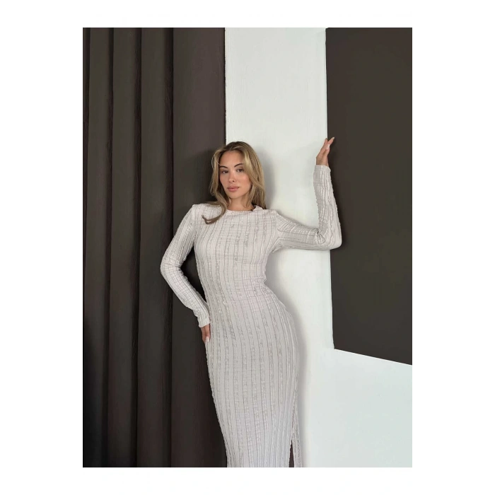 Yırtmaç Detaylı Fırfırlı Bej Elbise