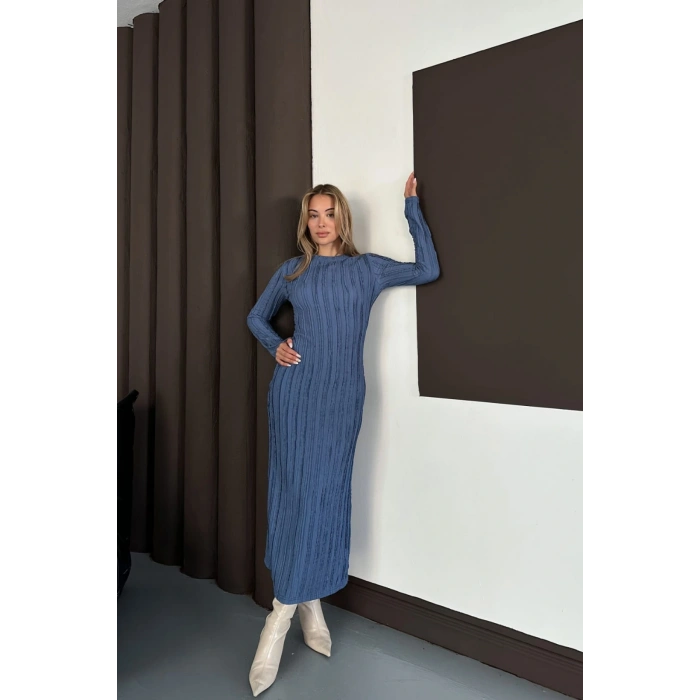 Yırtmaç Detaylı Fırfırlı Lacivert Elbise