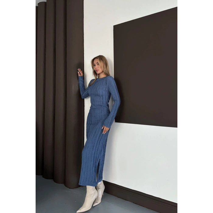 Yırtmaç Detaylı Fırfırlı Lacivert Elbise