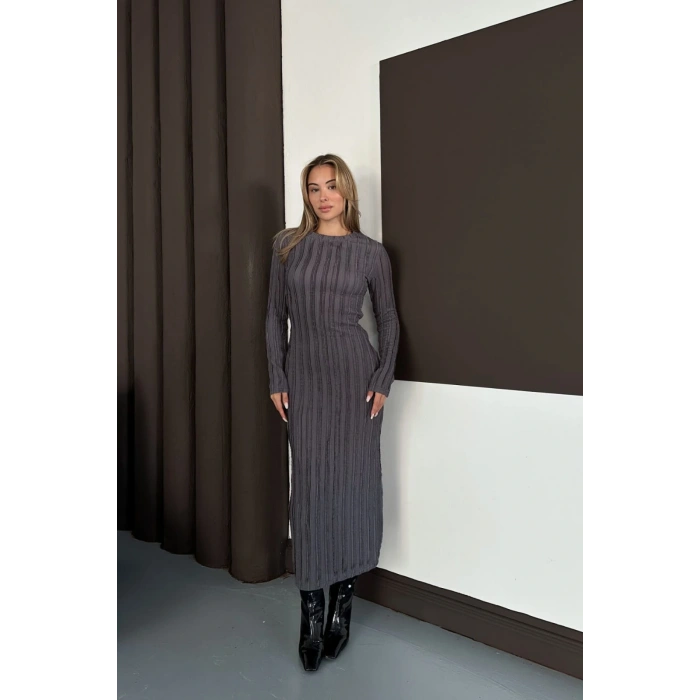 Yırtmaç Detaylı Fırfırlı Antrasit Elbise