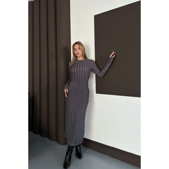 Yırtmaç Detaylı Fırfırlı Antrasit Elbise