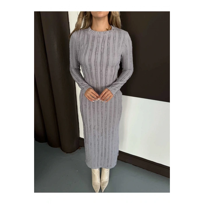 Yırtmaç Detaylı Fırfırlı Gri Elbise