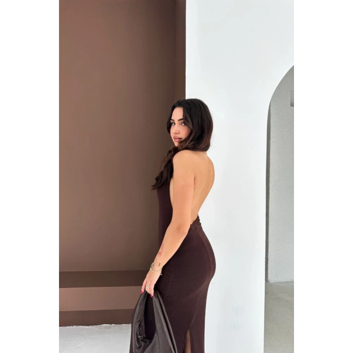 Yırtmaç Detaylı Degaje Yaka Kahverengi Simli Uzun Elbise