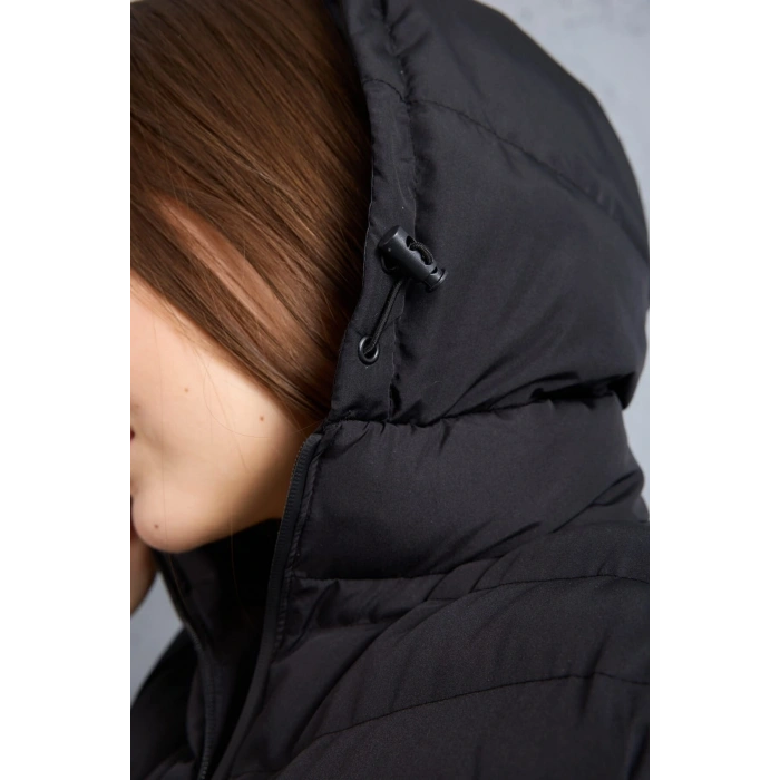 Kadın Siyah Kapüşonlu Şişme Mont – Fermuarlı