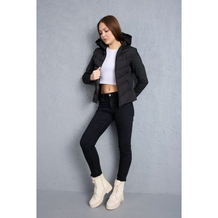 Kadın Siyah Kapüşonlu Şişme Mont – Fermuarlı