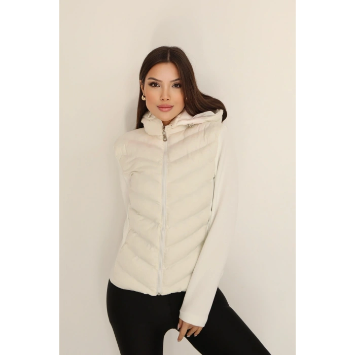 Kadın Krem Kapüşonlu Şişme Mont – Fermuarlı