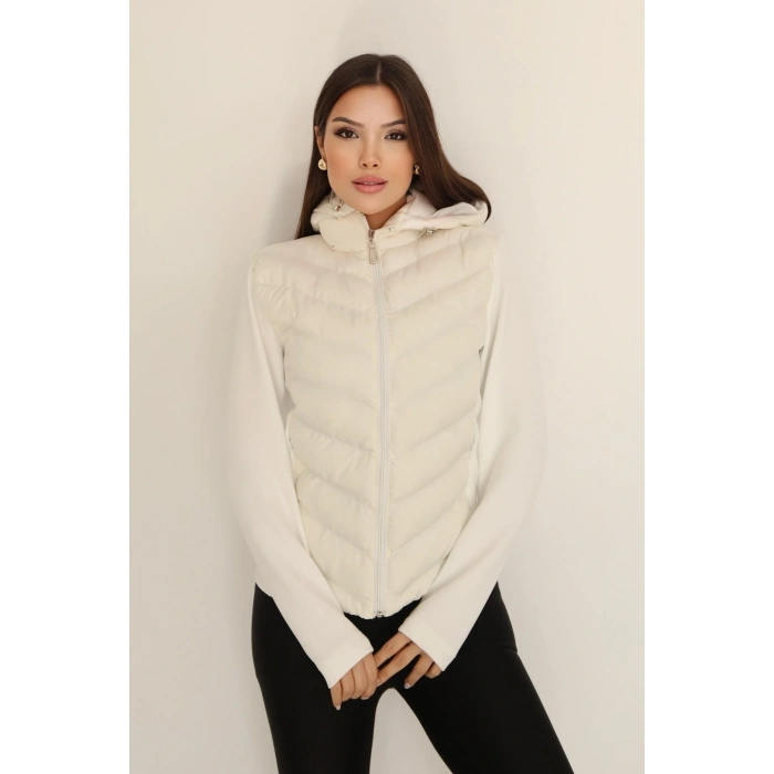 Kadın Krem Kapüşonlu Şişme Mont – Fermuarlı