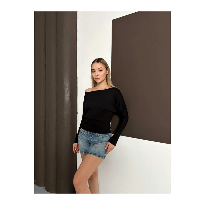 Kayık Yaka Yarasa Kol Bluz