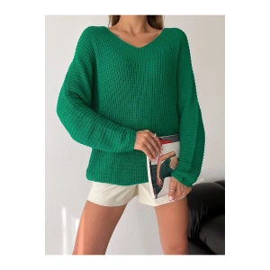 V Yaka Detaylı Modern ve Sade Örgü Kazak Modeli