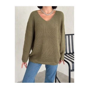 V Yaka Detaylı Modern ve Sade Örgü Kazak Modeli