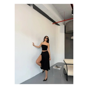 Şortlu Uzun Yırtmaçlı Etek