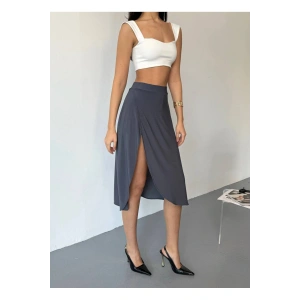 Şortlu Uzun Yırtmaçlı Etek