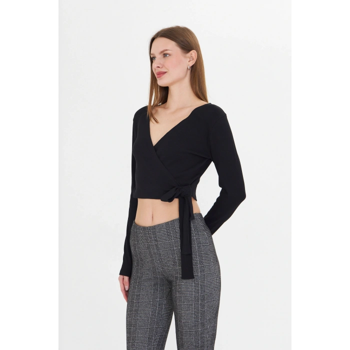 Kadın Kruvaze Uzun Kollu Bağlamalı Crop Top Bluz Siyah