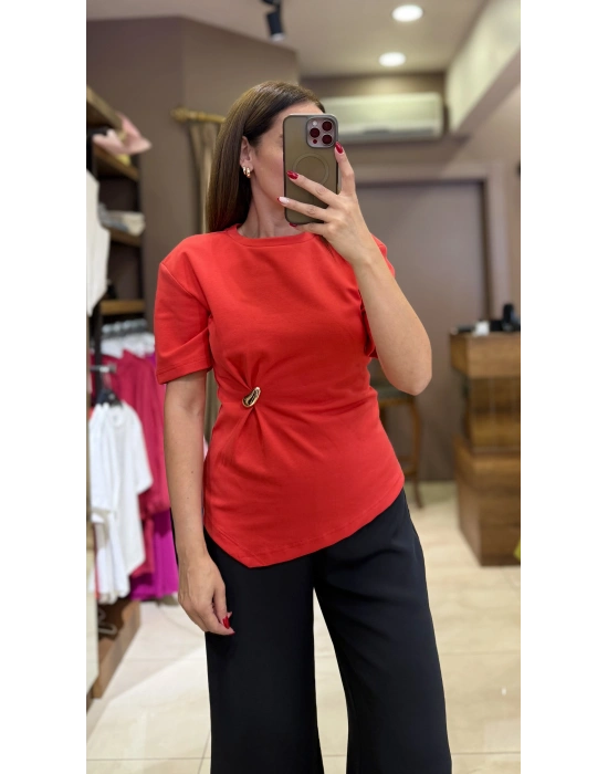 AKSESUAR DETAYLI KISA KOL TSHİST