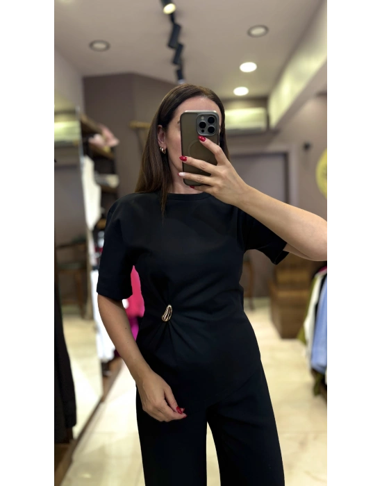 AKSESUAR DETAYLI KISA KOL TSHİST