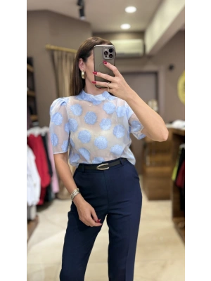 ÇİÇEK DESENLİ TRANSPARAN BLUZ - MAVİ