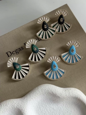 Yelpaze Mineli Küpe