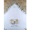 Sahra Taç Nakışlı İnci Ve Dantel Fiyonklu Çift Dantel Duvaklı Trilüks Kundak Bebek Battaniyesi Gold