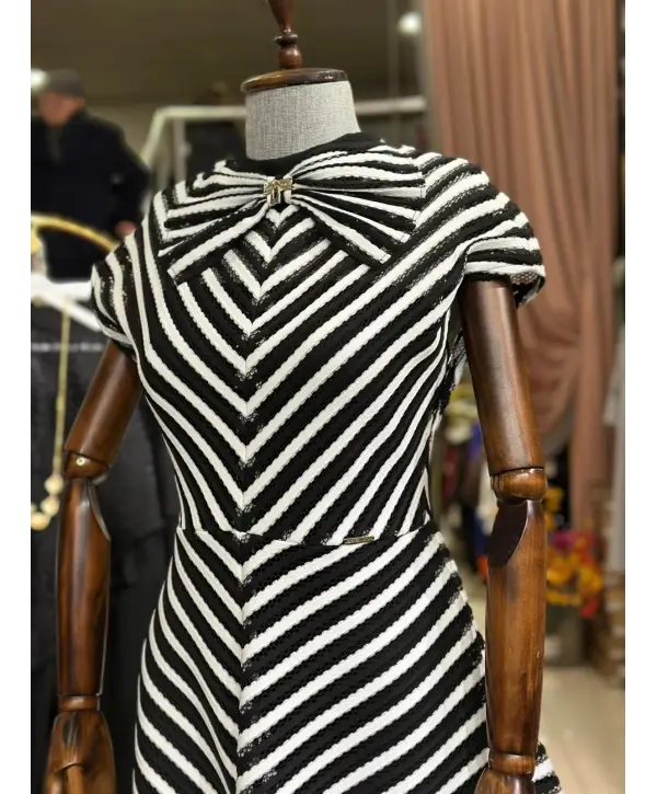 ÇİZGİLİ FİYONK DETAYLI ELBİSE