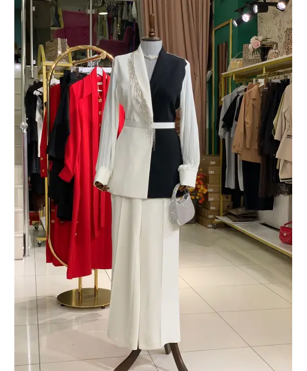 SİYAH BEYAZ TAŞLI TAKIM