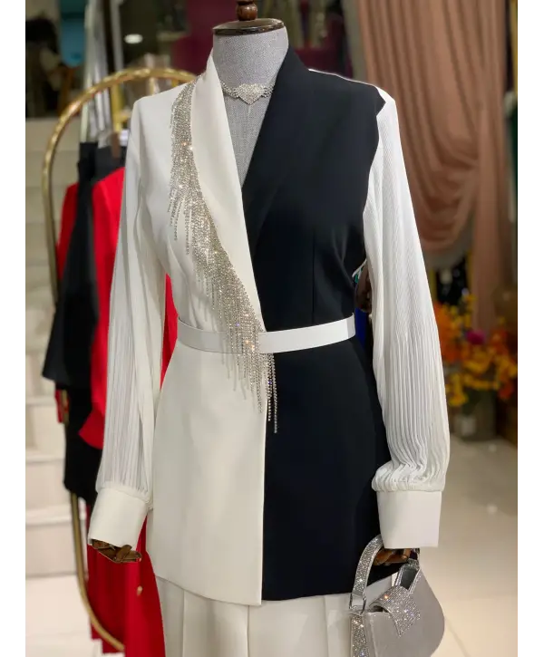 SİYAH BEYAZ TAŞLI TAKIM