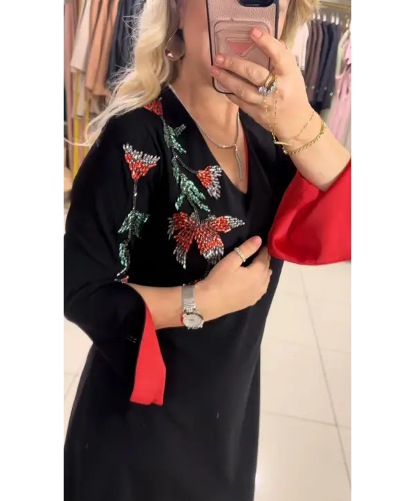 SİYAH KIRMIZI ELBİSE