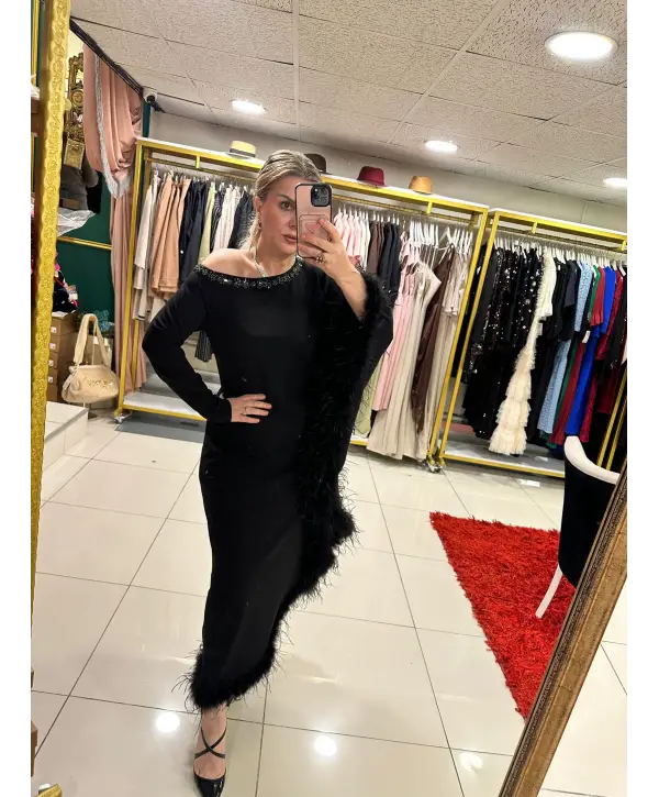 TÜY DETAY LİKRALI ELBİSE