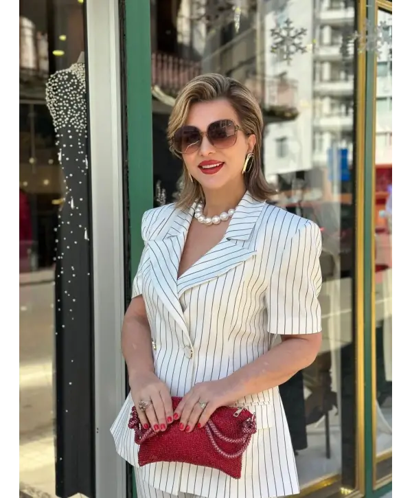 BEYAZ ÇİZGİLİ TAKIM