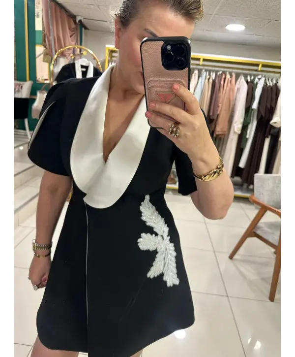 SİYAH BEYAZ MİNİ ELBİSE