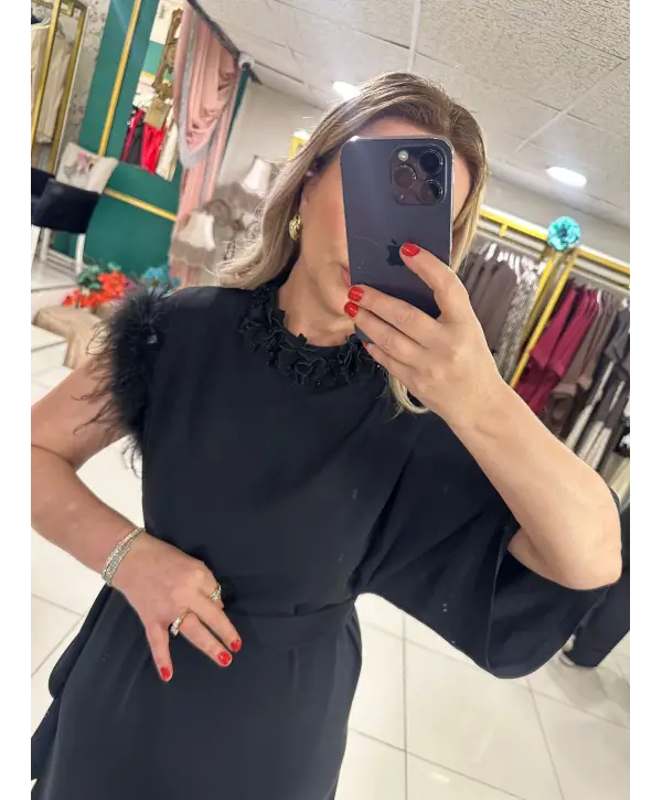 SİYAH TÜYLÜ ELBİSE