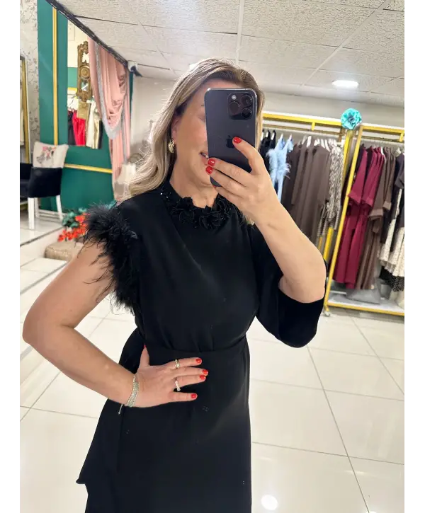 SİYAH TÜYLÜ ELBİSE