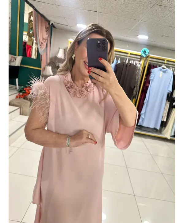 PUDRA TÜYLÜ ELBİSE