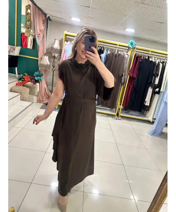 KAHVERENGİ TÜYLÜ ELBİSE