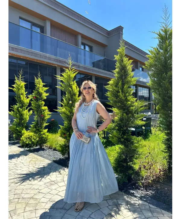 MAVİ ELBİSE