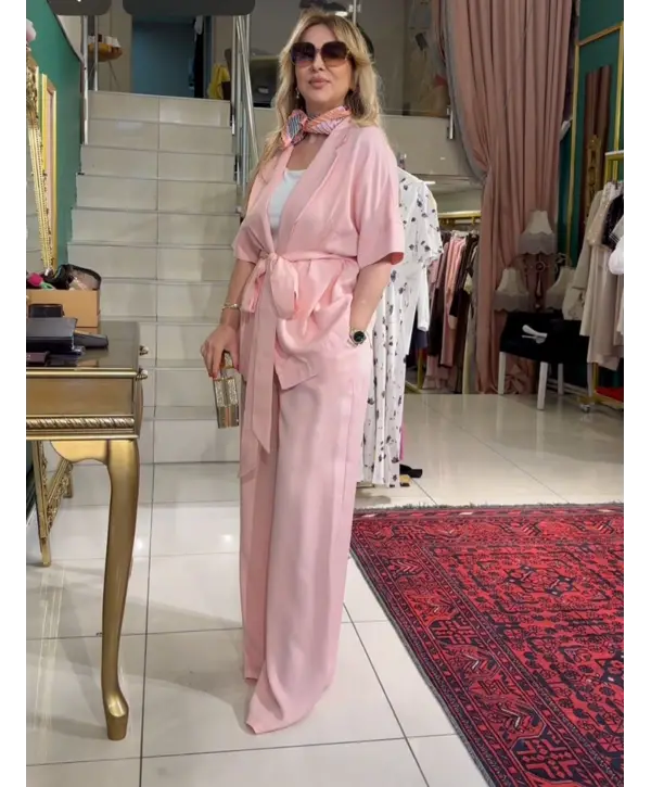 PEMBE ÜÇLÜ TAKIM