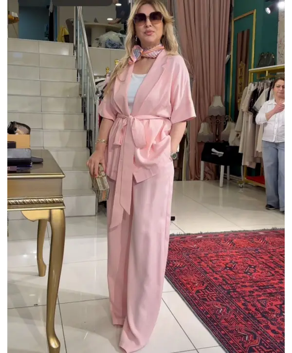 PEMBE ÜÇLÜ TAKIM