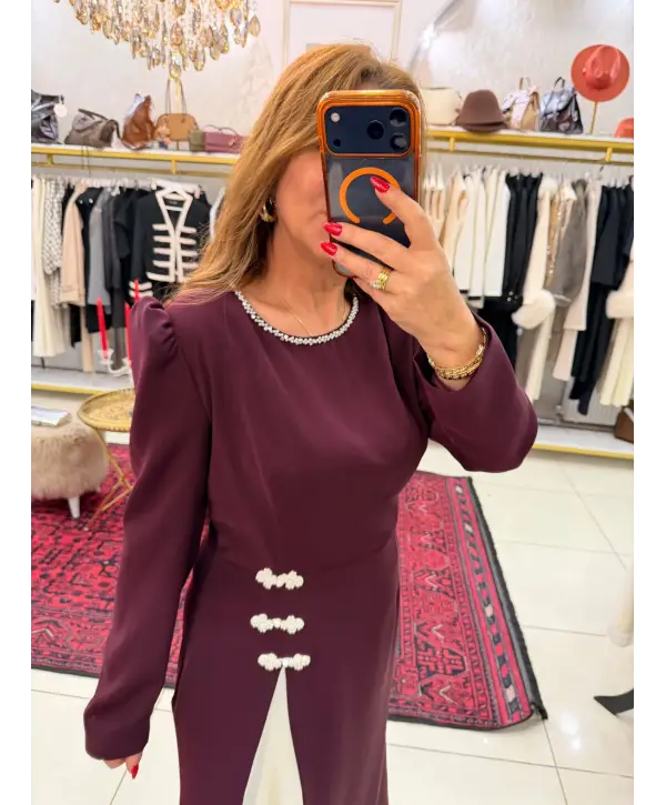 MÜRDÜM BEYAZ ELBİSE