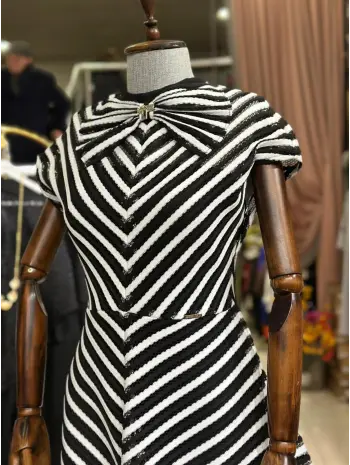 ÇİZGİLİ FİYONK DETAYLI ELBİSE