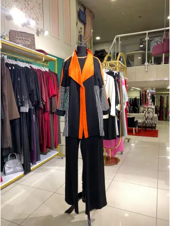 SİYAH ÇİZGİLİ TAKIM