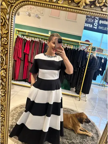 SİYAH BEYAZ ÇİZGİ ELBİSE