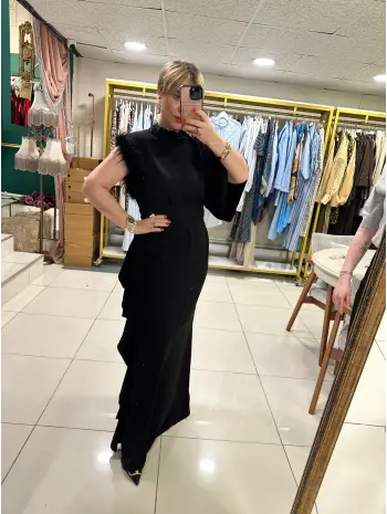 SİYAH TÜYLÜ ELBİSE