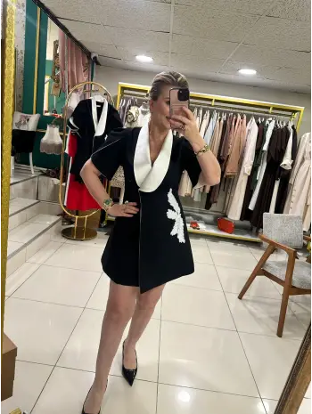 SİYAH BEYAZ MİNİ ELBİSE