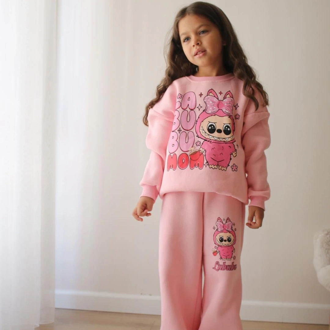 Pembe Labubu Takım