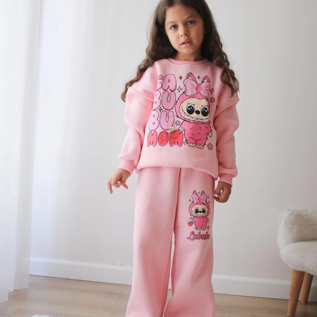 Pembe Labubu Takım