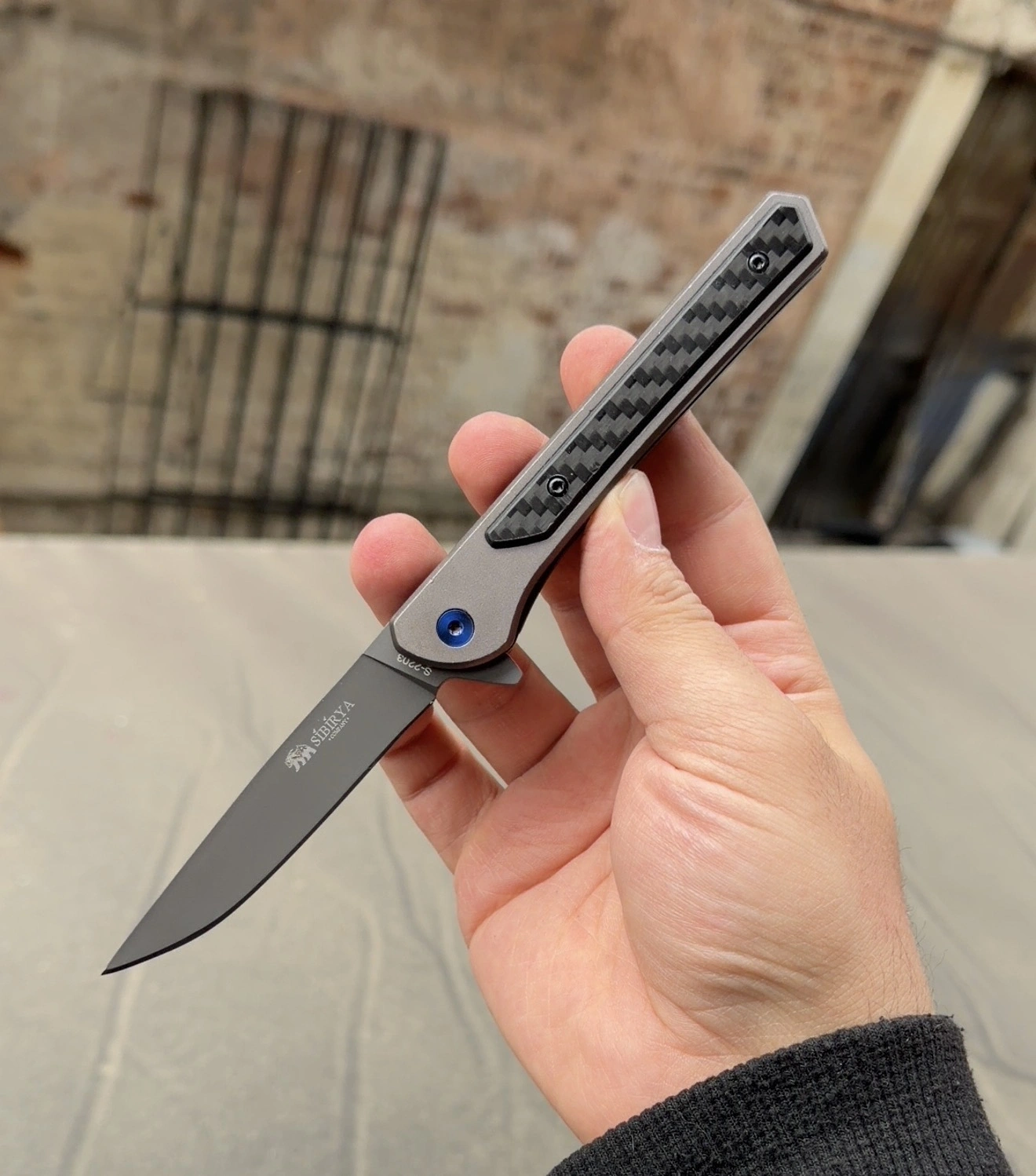 Sibirya Karbon Detay 21 cm Cakı
