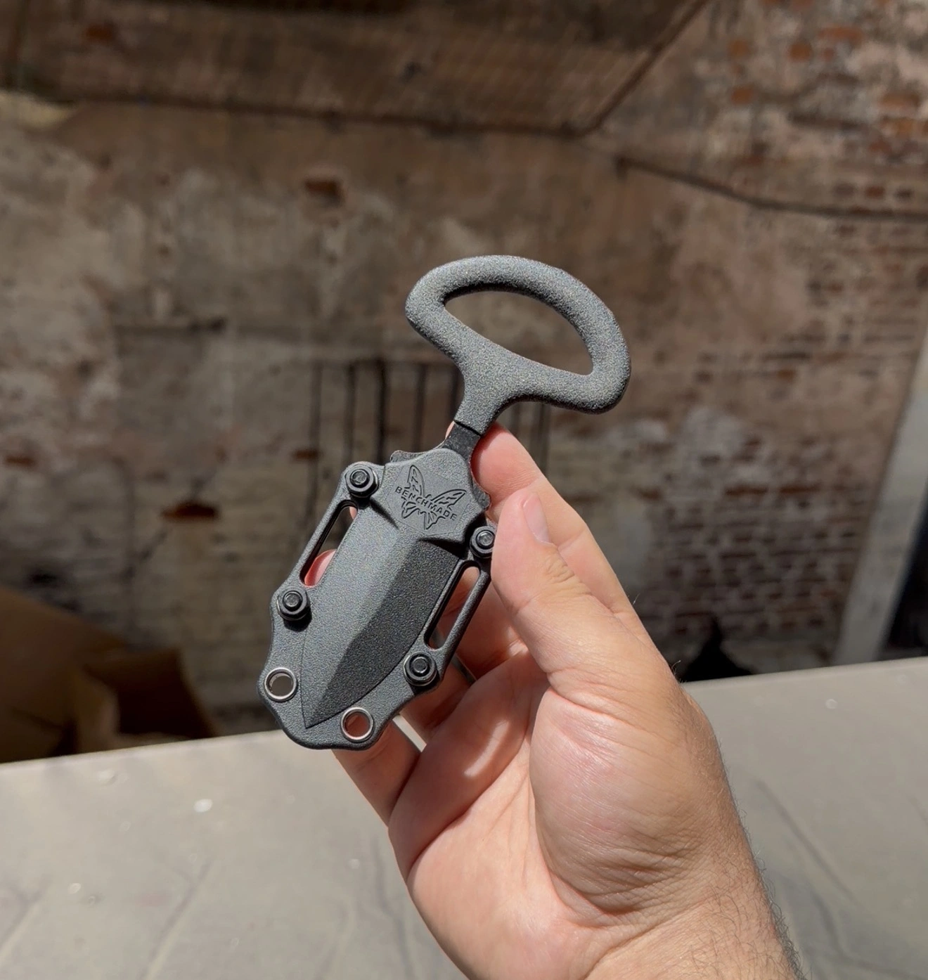 Benchmade Siyah Ayı Dişi Kılıflı Kemere Takmalı