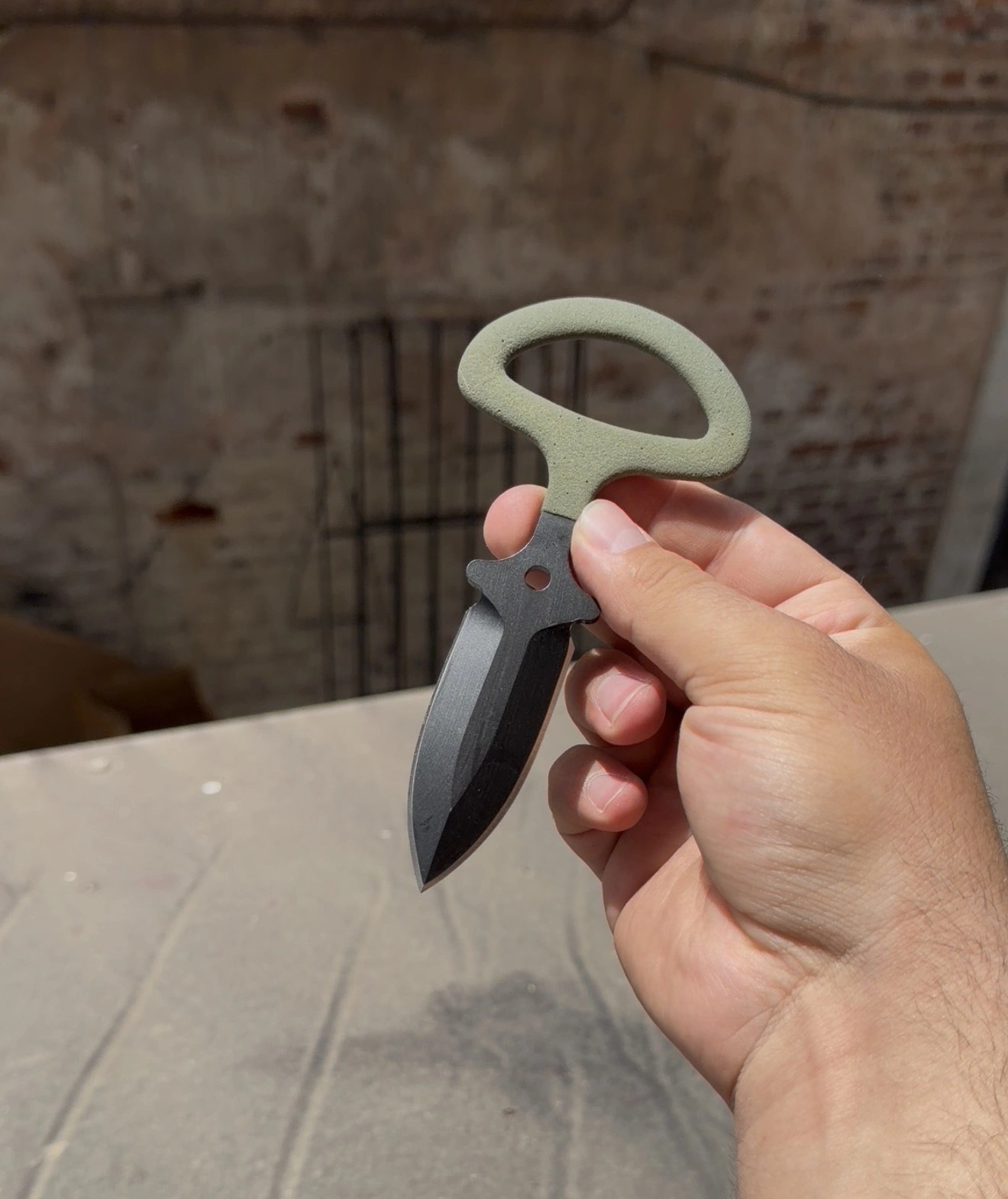Benchmade Yeşil Ayı Dişi Kılıflı Kemere Takmalı